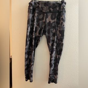 XL Camo Athleta Leggings